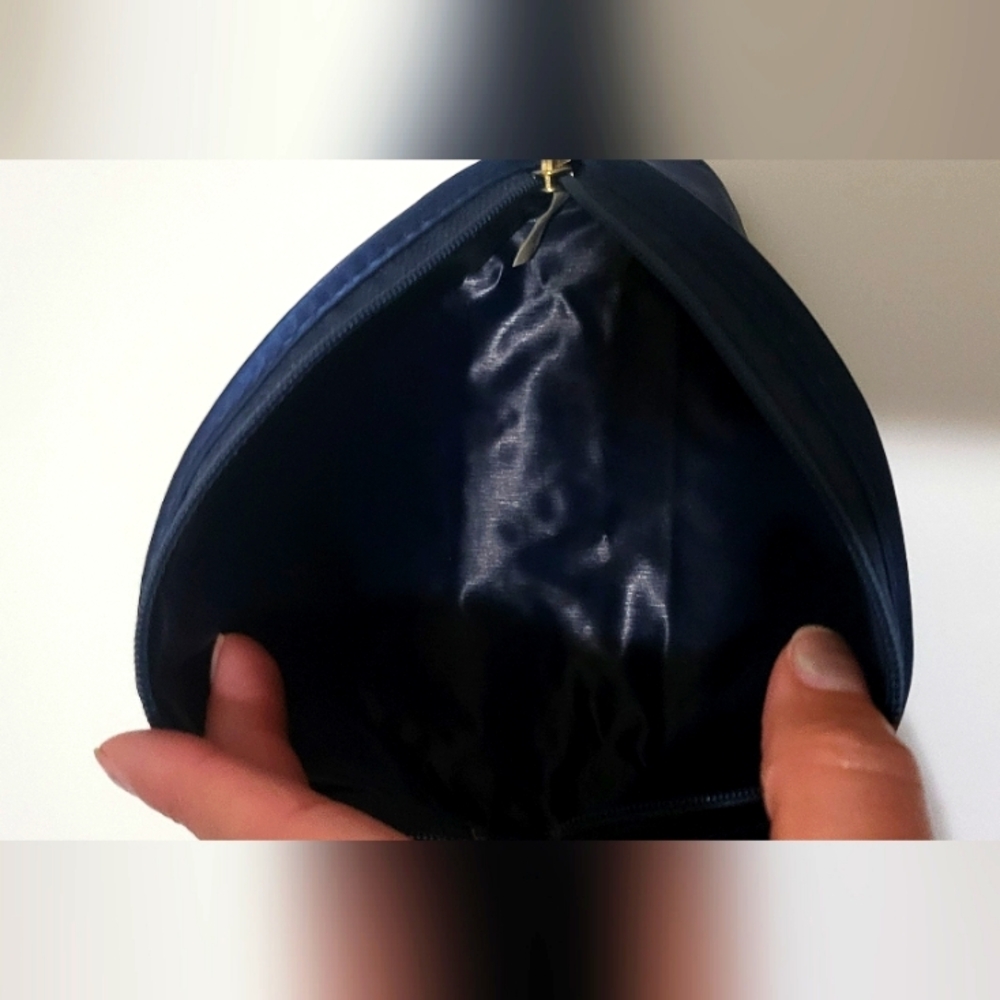 Moschino Navy pouch - Picture 5 of 6